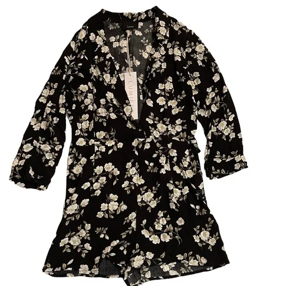NWT LUMIERE Floral Wrap Romper - Picture 2 of 7